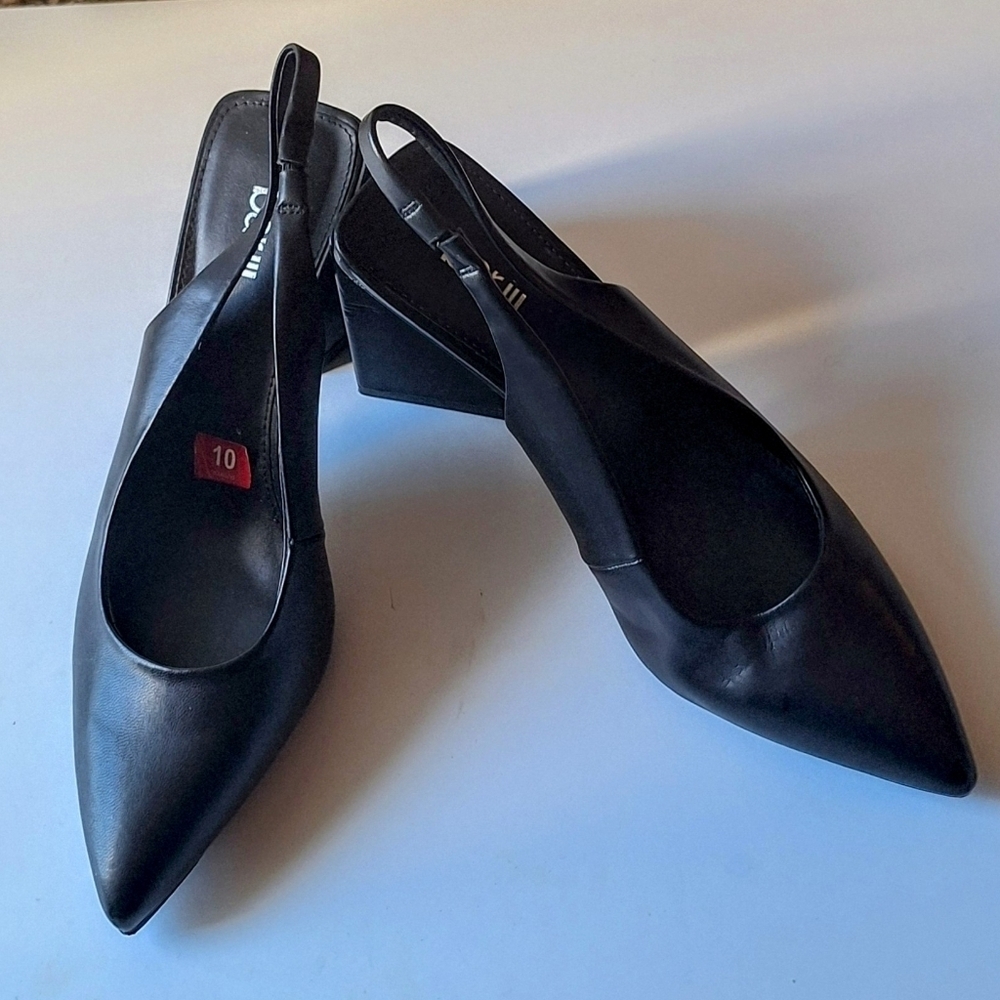 NWOT Bar III Pointed Toe Leather Novelty Triangular Stack Heel Shoes - Picture 8 of 13